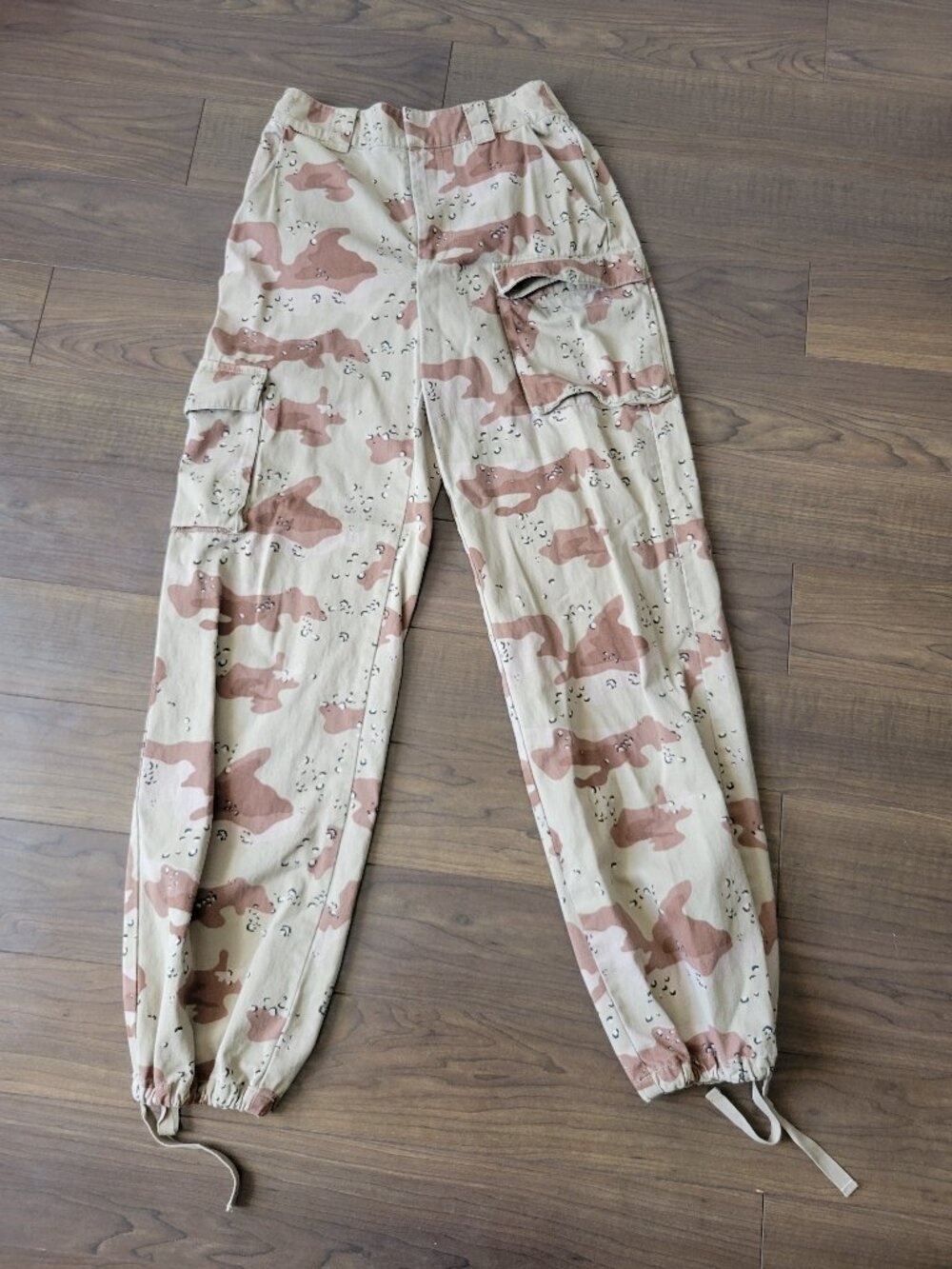 Aritzia TNA The Eagle Rock Camo Cargo Pants - Picture 4 of 6